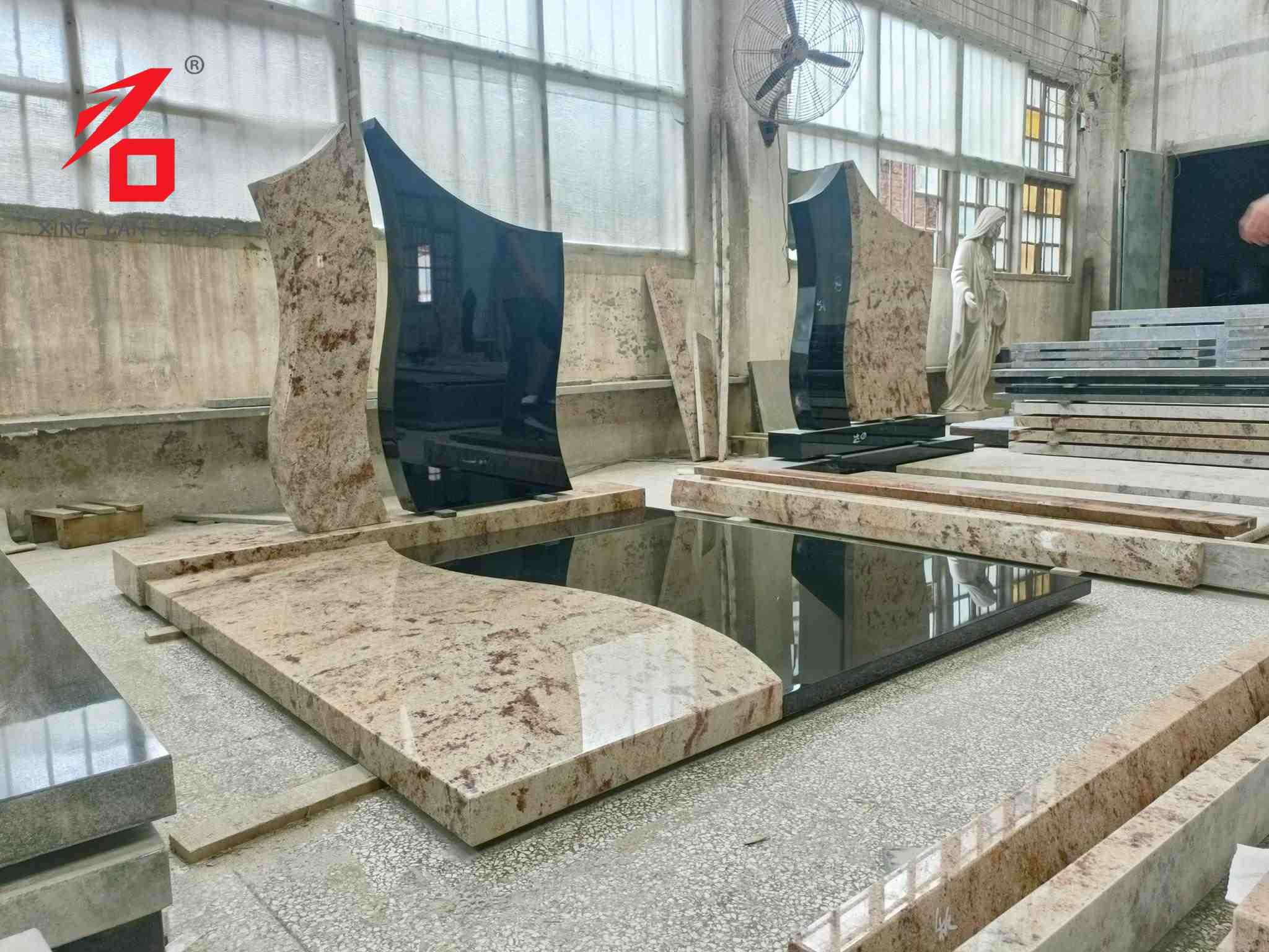 अष्ट्रेलियाली कलात्मक मूर्तिकला टम्बस्टोन